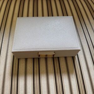 NWOT Stackers mini jewelry box taupe